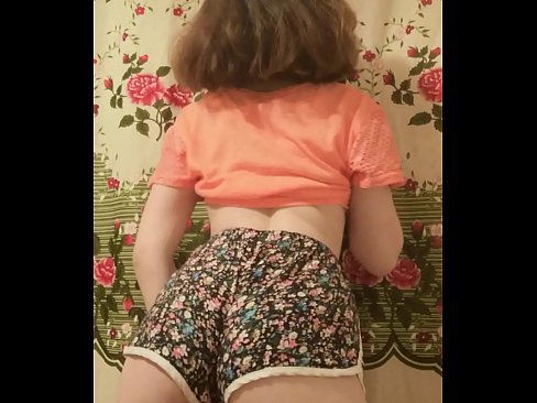 ❤️ Секси млада мадама сваля шортите си пред камерата. ❤ Супер секс в bg.vlad-massage-salon.ru ❤